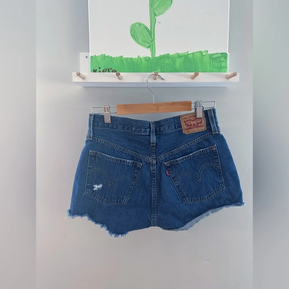 Levi’s 501 denim jean short short shorts distressed women’s size 27 - Picture 5 of 7